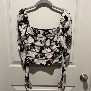 Abercrombie & Fitch Black and White Floral Blouse